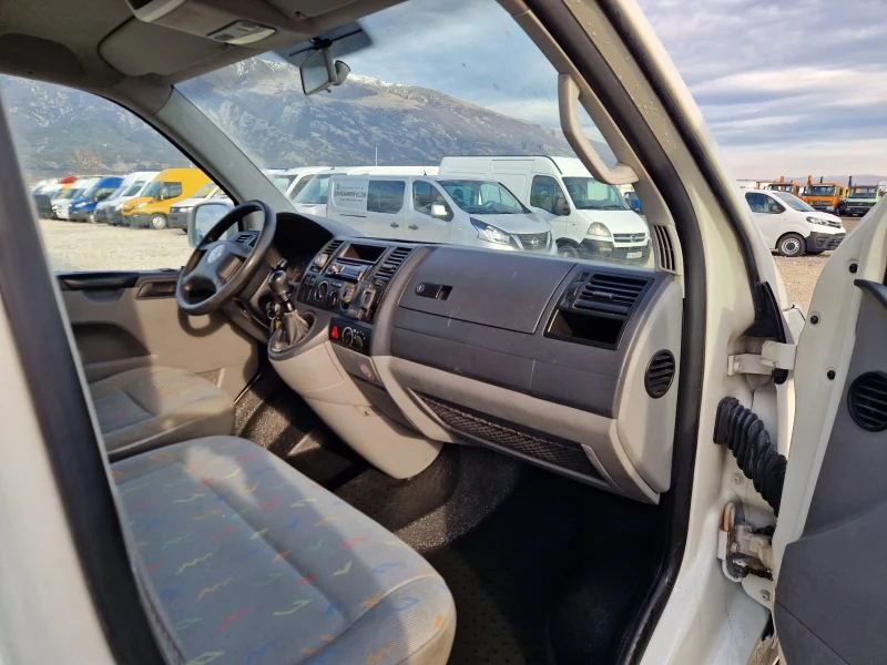 VW Transporter 1.9 TDI, снимка 7 - Бусове и автобуси - 48417670