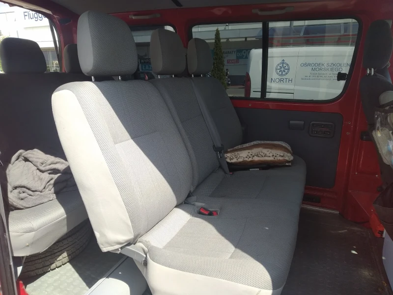 Toyota Hiace, снимка 8 - Бусове и автобуси - 51990786