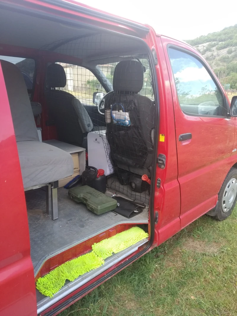 Toyota Hiace, снимка 11 - Бусове и автобуси - 51990786