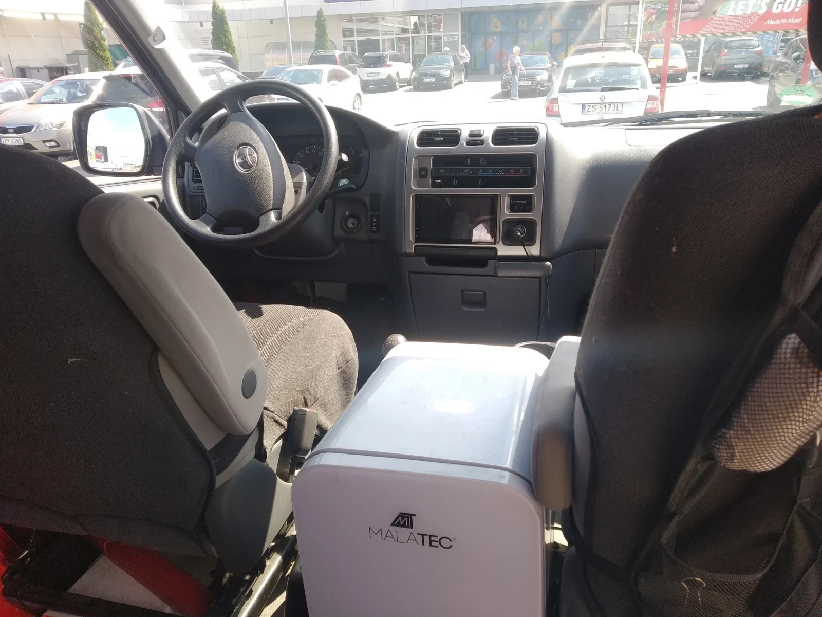 Toyota Hiace  - изображение 6