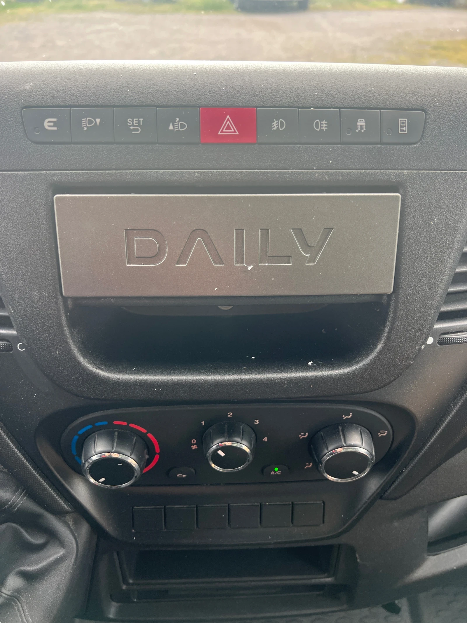 Iveco 35s13 Тристранна щора, снимка 13 - Бусове и автобуси - 54626460