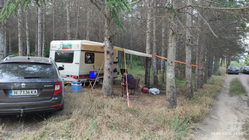 Каравана Burstner, снимка 11 - Каравани и кемпери - 52849463