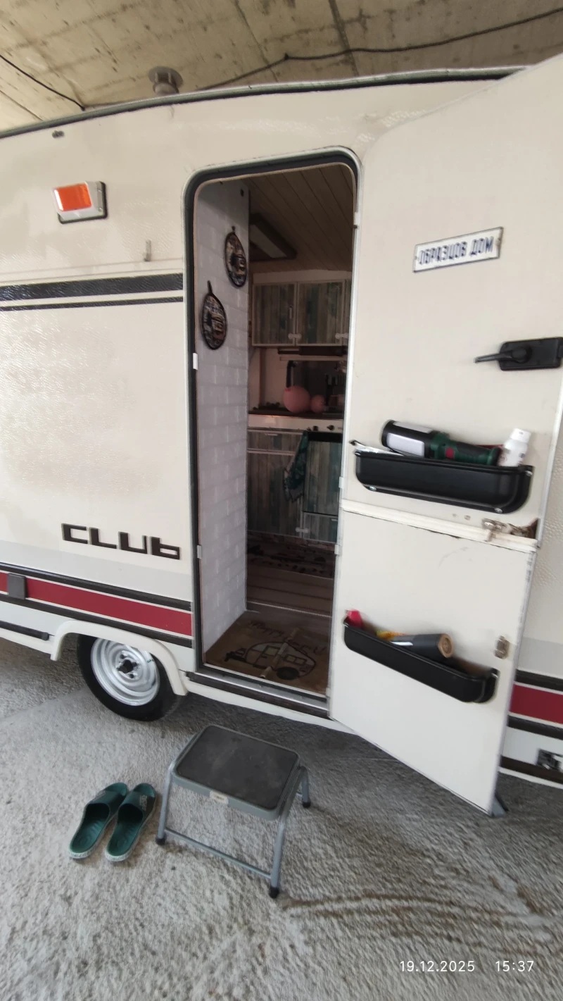 Каравана Burstner, снимка 10 - Каравани и кемпери - 52849463