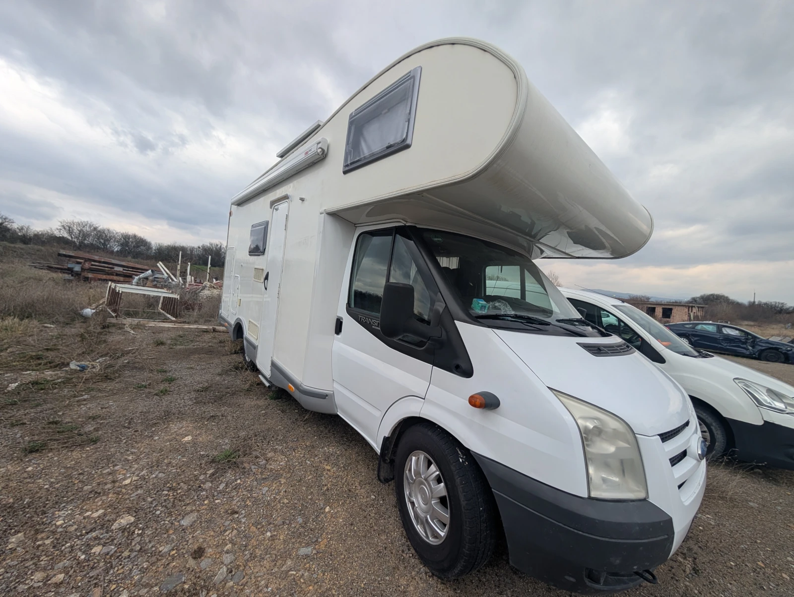 Кемпер Challenger, снимка 3 - Каравани и кемпери - 53963078