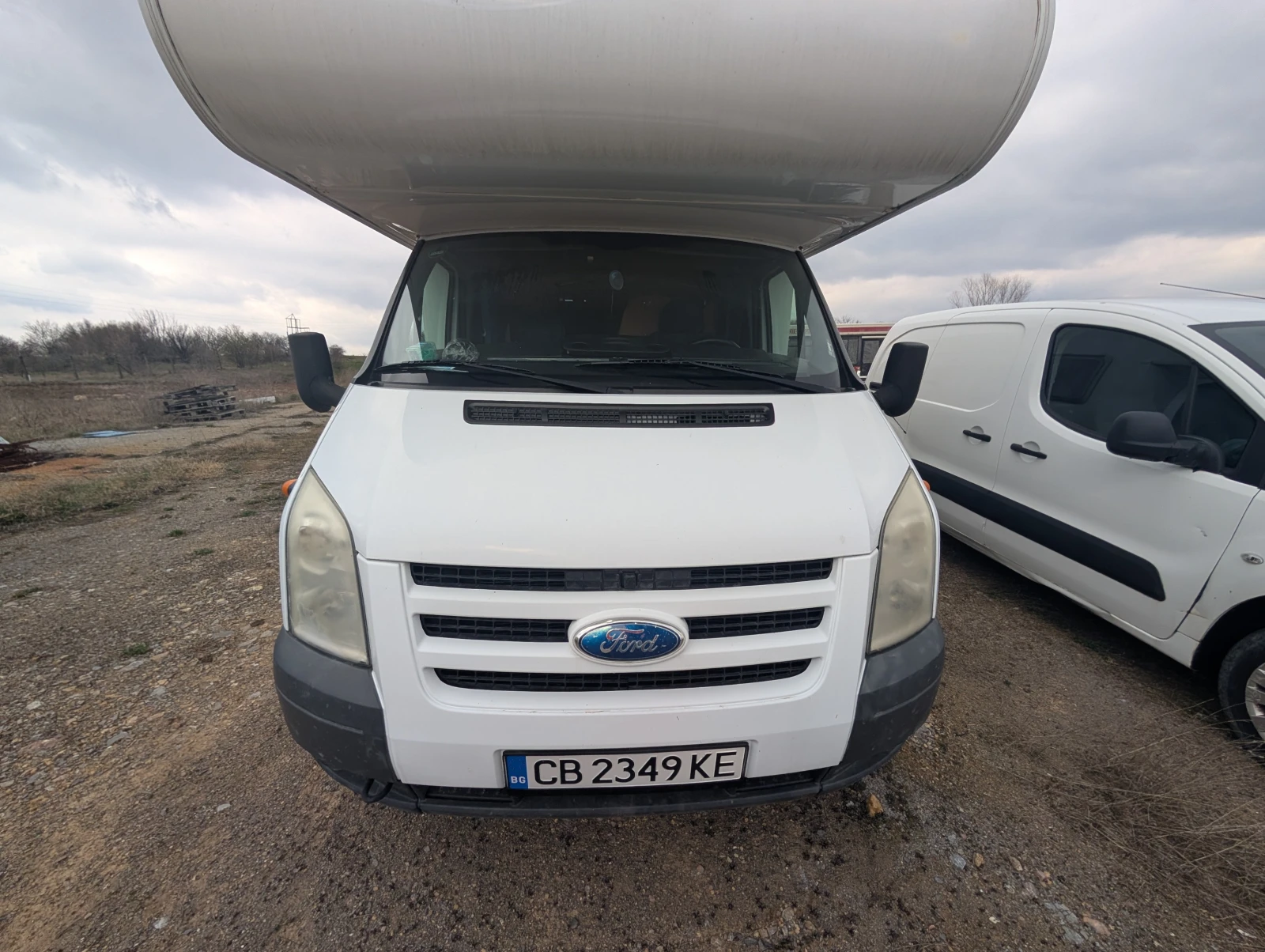 Кемпер Challenger, снимка 2 - Каравани и кемпери - 53963078