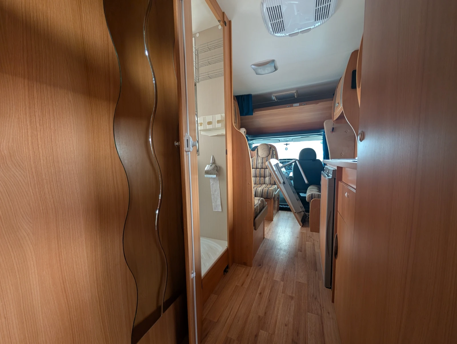 Кемпер Challenger, снимка 6 - Каравани и кемпери - 53963078