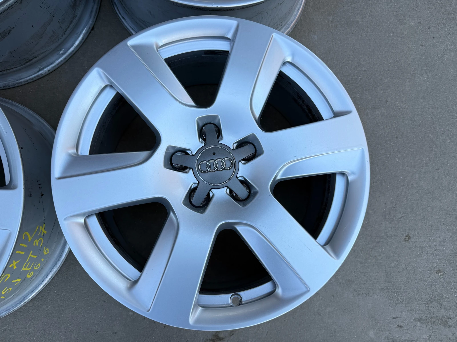 ������ | Mobile.bg � ����������� 4