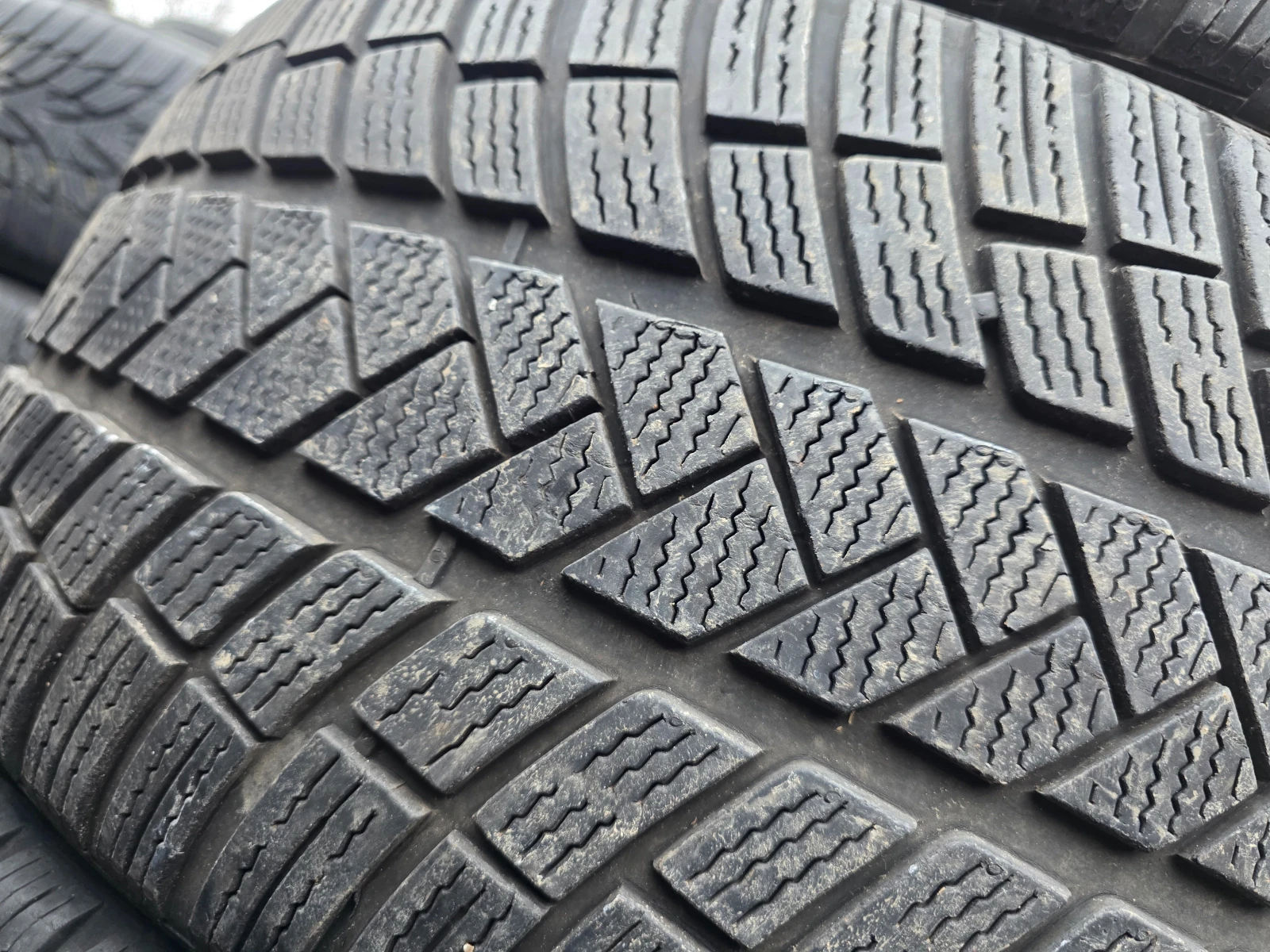 Гуми Зимни 255/35R21