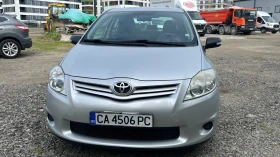 ������ Toyota Auris
