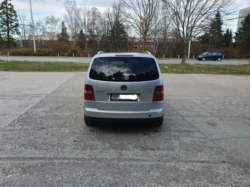 VW Touran, снимка 4 - Автомобили и джипове - 47487750