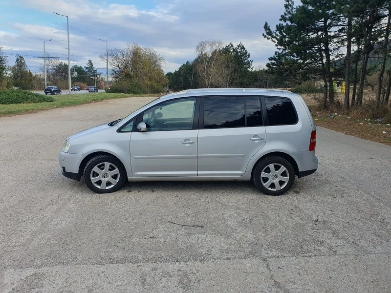 VW Touran, снимка 2 - Автомобили и джипове - 47487750