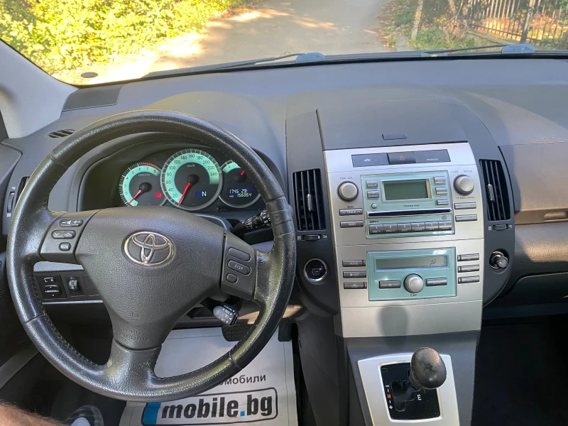 Toyota Corolla verso 1.8 VVTI, снимка 12 - Автомобили и джипове - 47529339