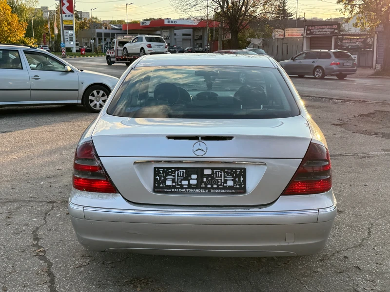 Mercedes-Benz E 220, снимка 6 - Автомобили и джипове - 47583415