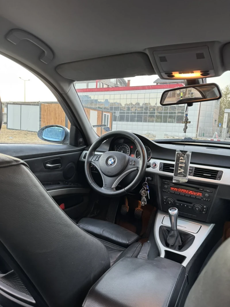 BMW 320, снимка 11 - Автомобили и джипове - 47945796