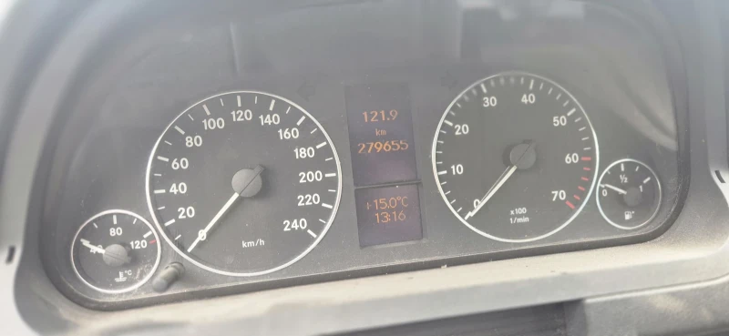 Mercedes-Benz A 200 2.0i, снимка 8 - Автомобили и джипове - 50470536