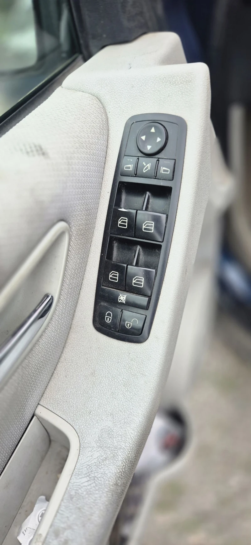 Mercedes-Benz A 200 2.0i, снимка 10 - Автомобили и джипове - 50470536