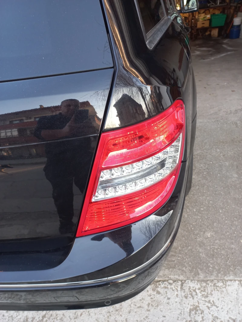 Mercedes-Benz C 220, снимка 3 - Автомобили и джипове - 52171092