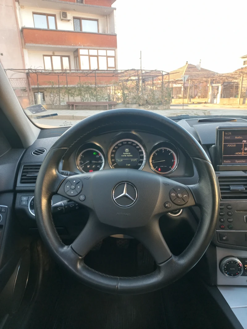 Mercedes-Benz C 220, снимка 8 - Автомобили и джипове - 52171092