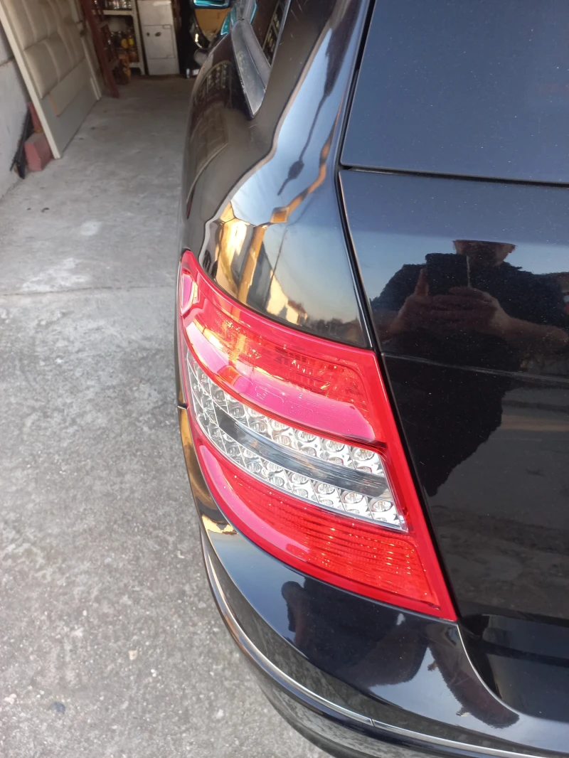 Mercedes-Benz C 220, снимка 4 - Автомобили и джипове - 52171092