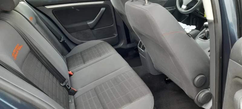 VW Golf V, снимка 3 - Автомобили и джипове - 52723385