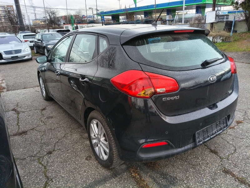 Kia Ceed 1.4 Edition, снимка 10 - Автомобили и джипове - 53024849