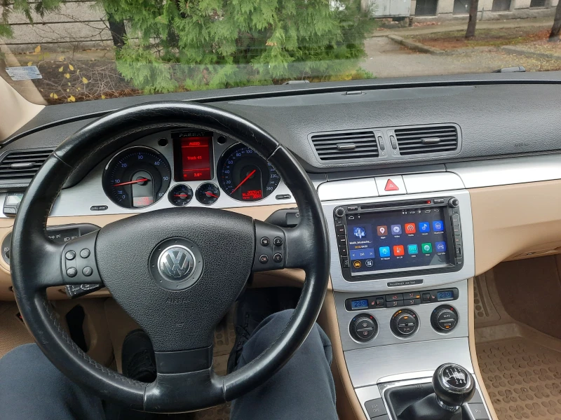 VW Passat 2.0 TDI, снимка 9 - Автомобили и джипове - 53396587