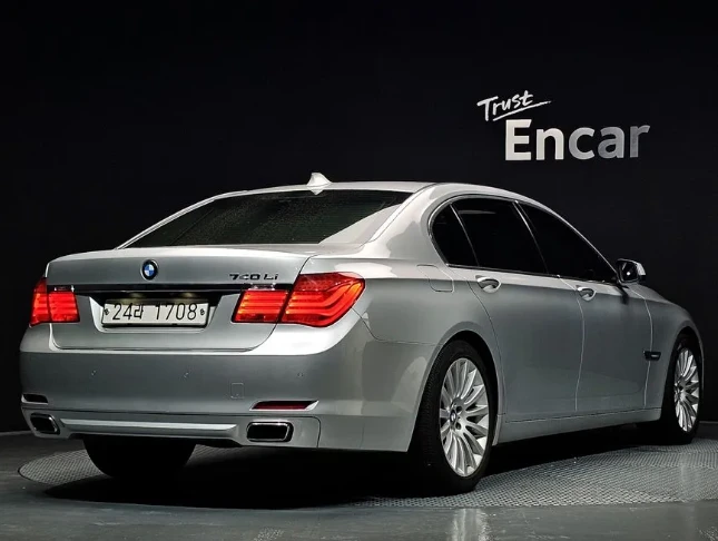 BMW 740  - изображение 2