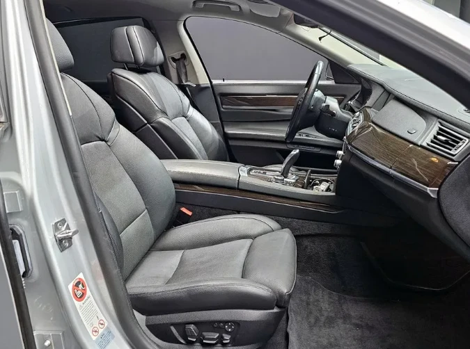BMW 740  - изображение 10