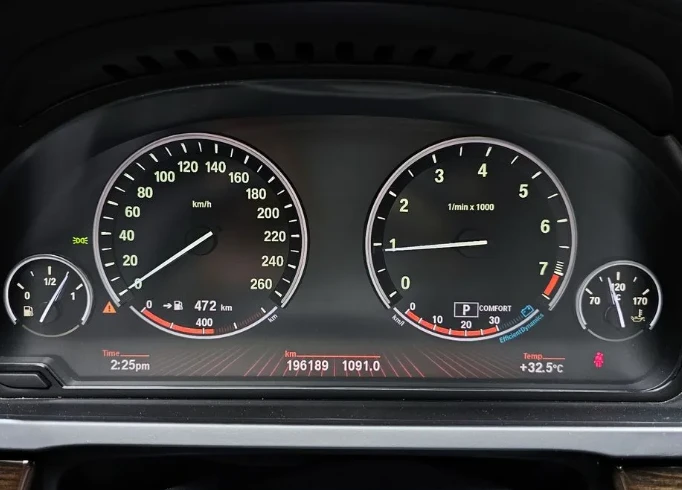 BMW 740  - изображение 8