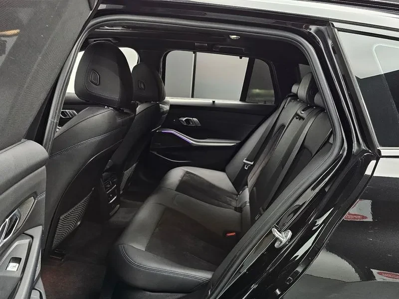BMW 320 D Touring M Sports, снимка 12 - Автомобили и джипове - 55810835