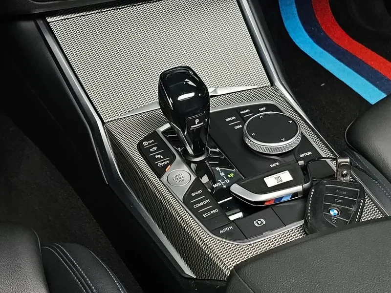 BMW 320 D Touring M Sports, снимка 9 - Автомобили и джипове - 55810835