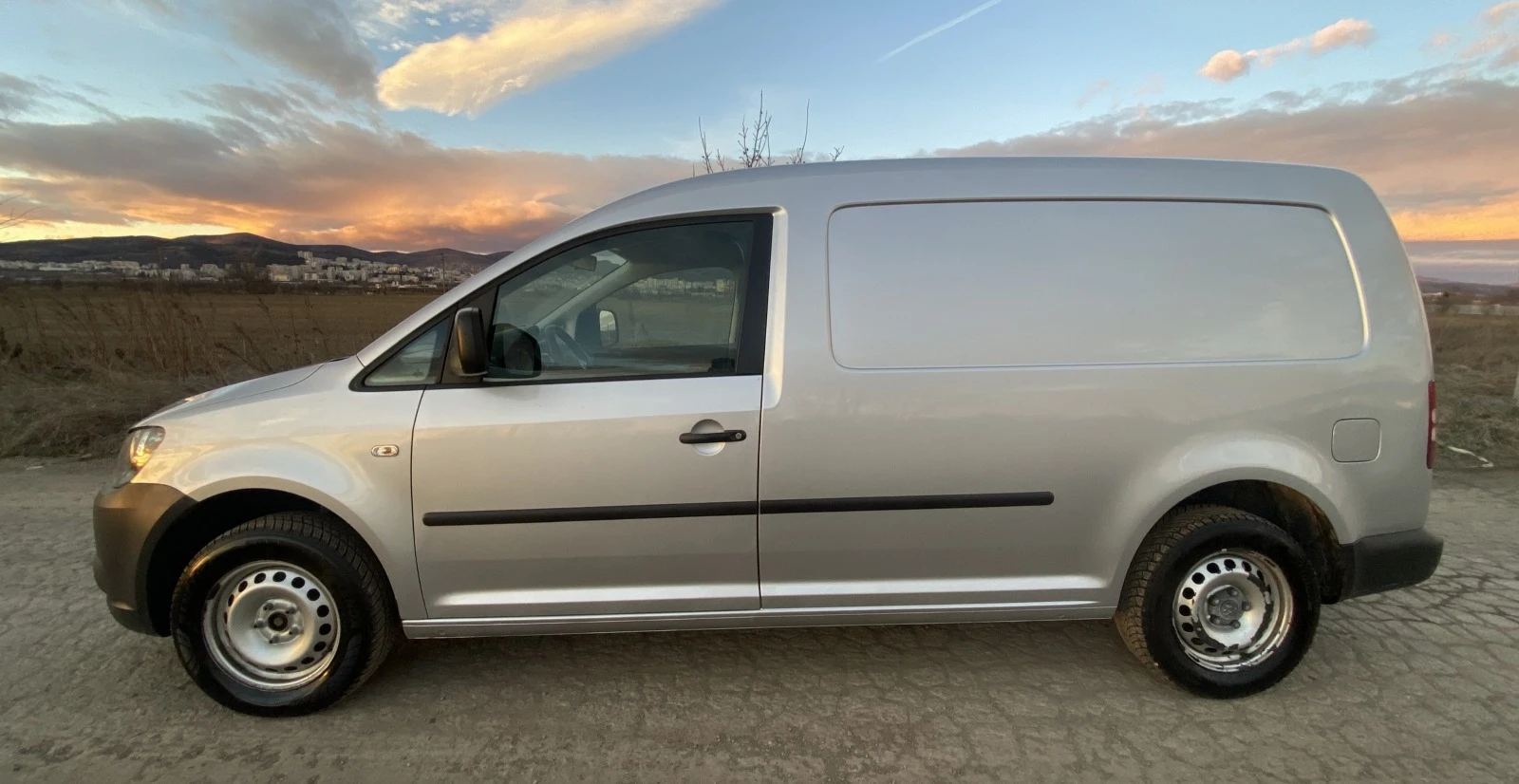 VW Caddy MAXI* 1.6 Tdi* AIRCO - изображение 8