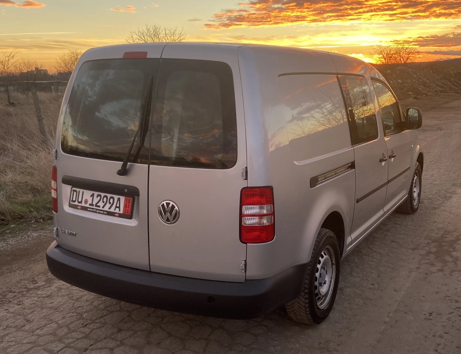 VW Caddy MAXI* 1.6 Tdi* AIRCO - изображение 4