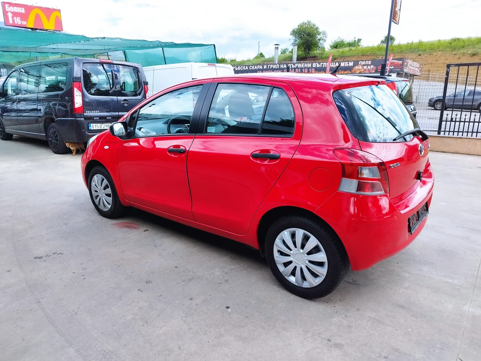 Toyota Yaris 1.0i - изображение 7