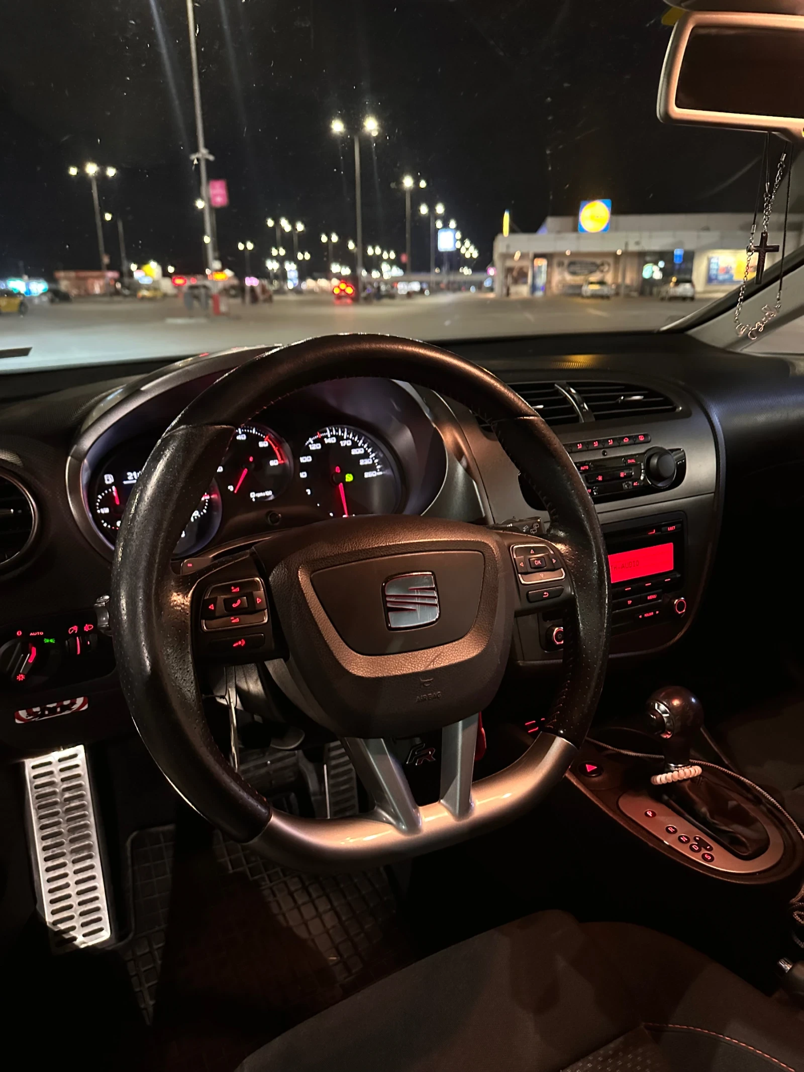 Seat Leon 2.0 TDI FR 170к.с DSG6 SWISS - изображение 9