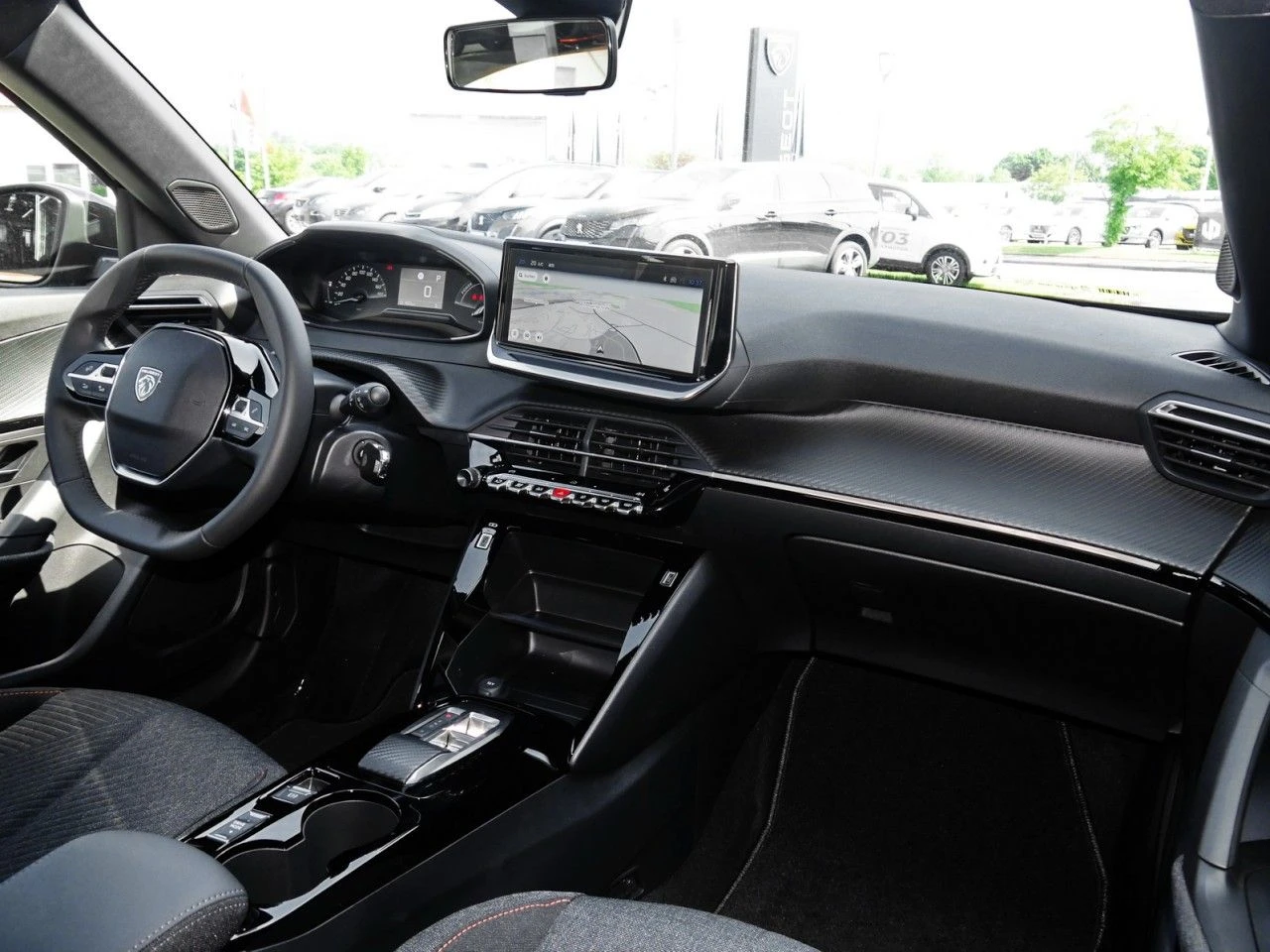 Peugeot 2008 eSTYLE156/NAVI/360/156HP/TSR/112f - изображение 8