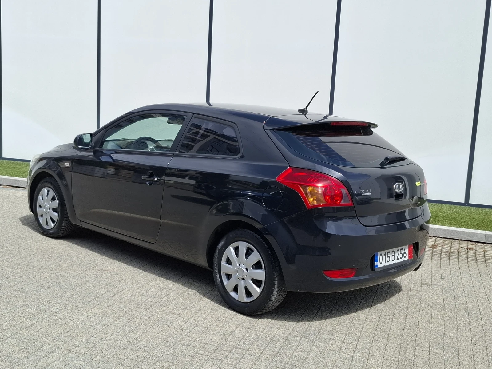 Kia Ceed 1.4i* (90кс)* FACELIFT* * НОВ ВНОС* *  - изображение 6