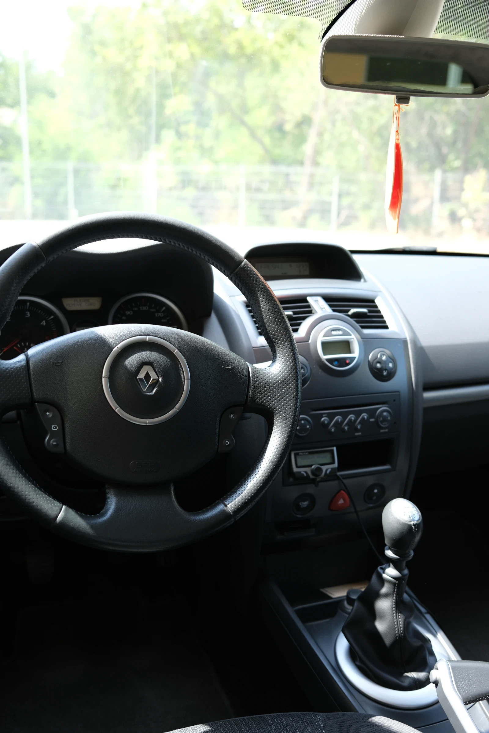 Renault Megane 1.9dci  - изображение 8