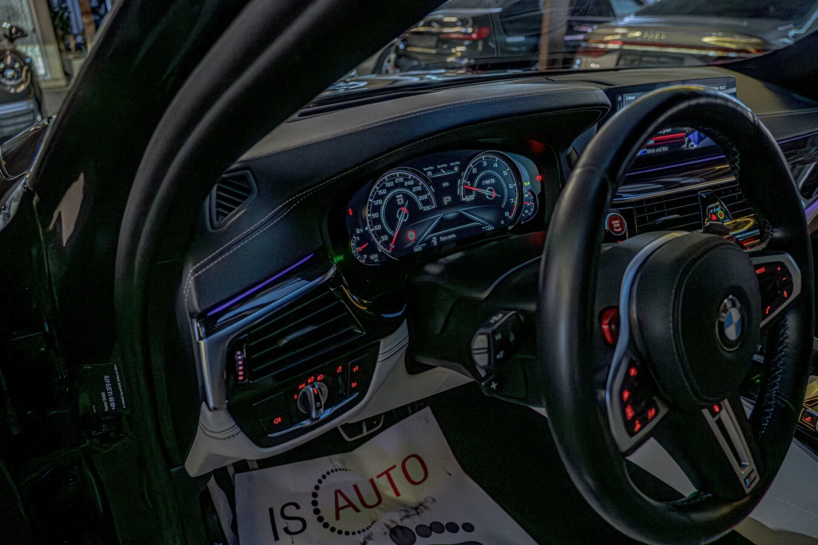 BMW M5 4.4 V8/Bower&Wilkins/HuD/Soft Close/Камера 360, снимка 11 - Автомобили и джипове - 53671056