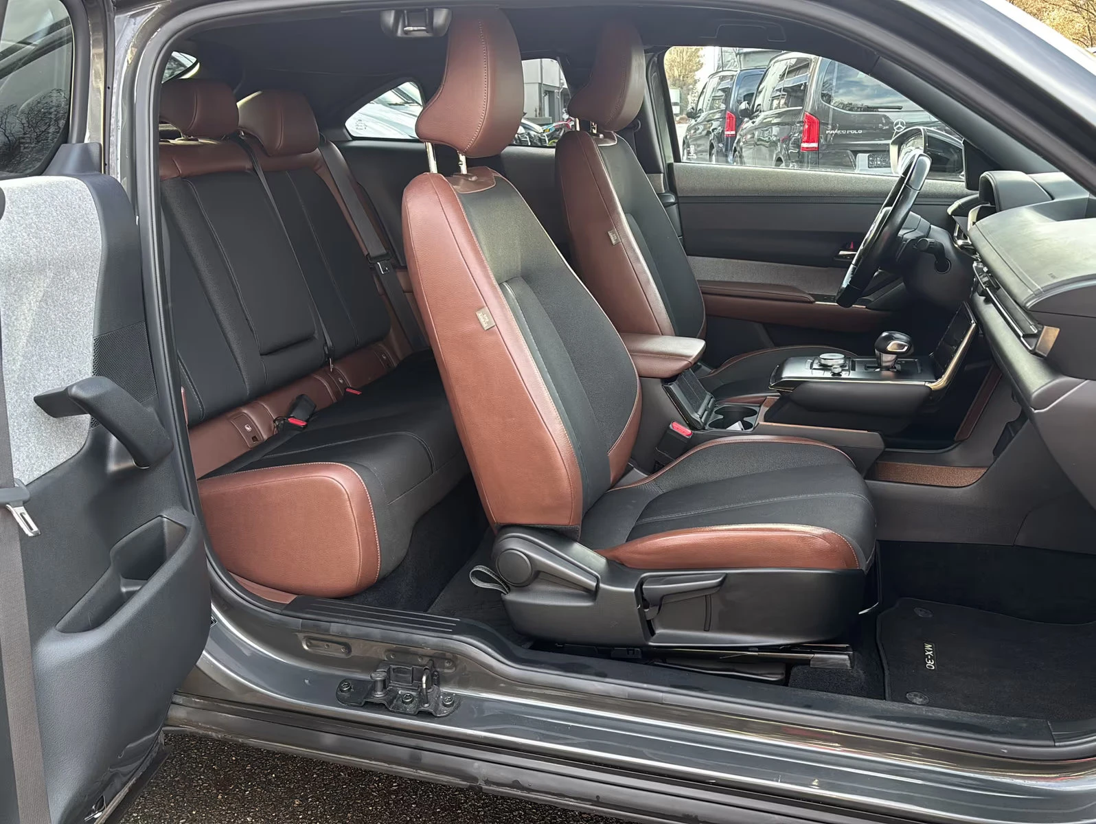 Mazda MX-30 eSKYACTIV/145HP/ADVANTAGE/HUD/CAM/MEMO/NAVI/115q, снимка 15 - Автомобили и джипове - 54069414