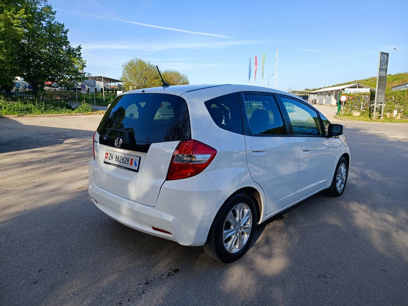 Honda Jazz 1.4i-99кс-ШВЕЙЦАРИЯ-РЪЧКА, снимка 3 - Автомобили и джипове - 54335686