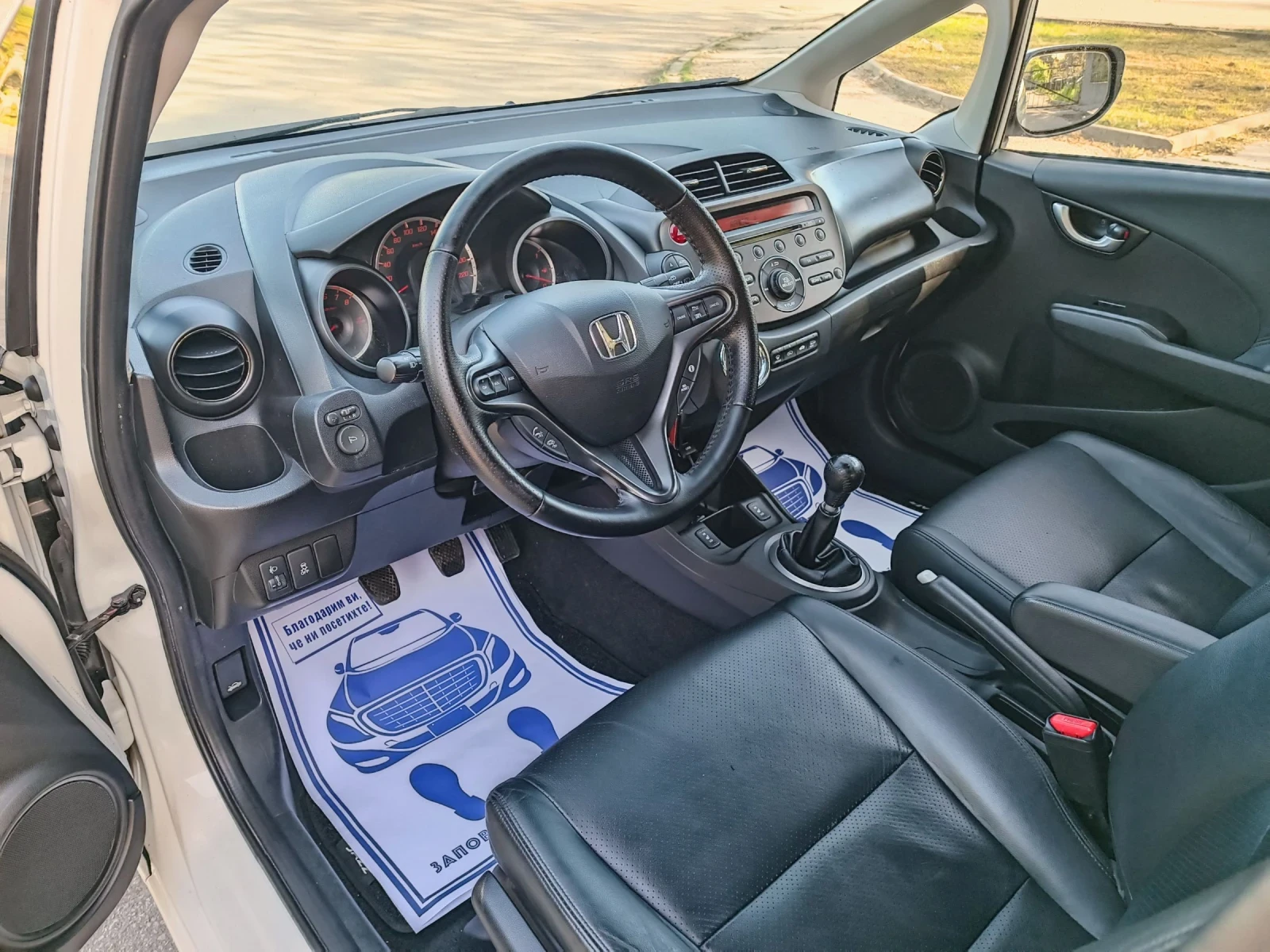 Honda Jazz 1.4i-99кс-ШВЕЙЦАРИЯ-РЪЧКА, снимка 8 - Автомобили и джипове - 54335686