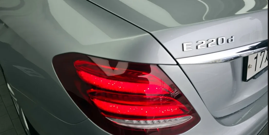 Mercedes-Benz E 220 Avantgarde, снимка 7 - Автомобили и джипове - 54466662