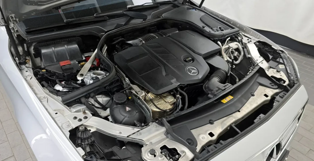 Mercedes-Benz E 220 Avantgarde, снимка 8 - Автомобили и джипове - 54466662