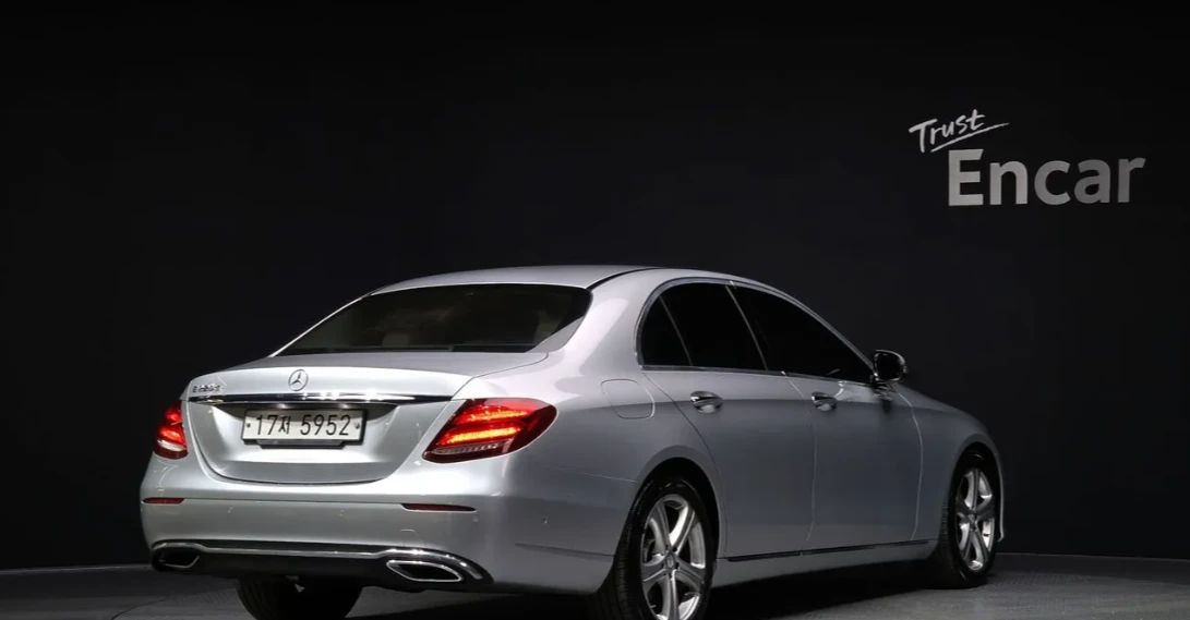 Mercedes-Benz E 220 Avantgarde, снимка 2 - Автомобили и джипове - 54466662