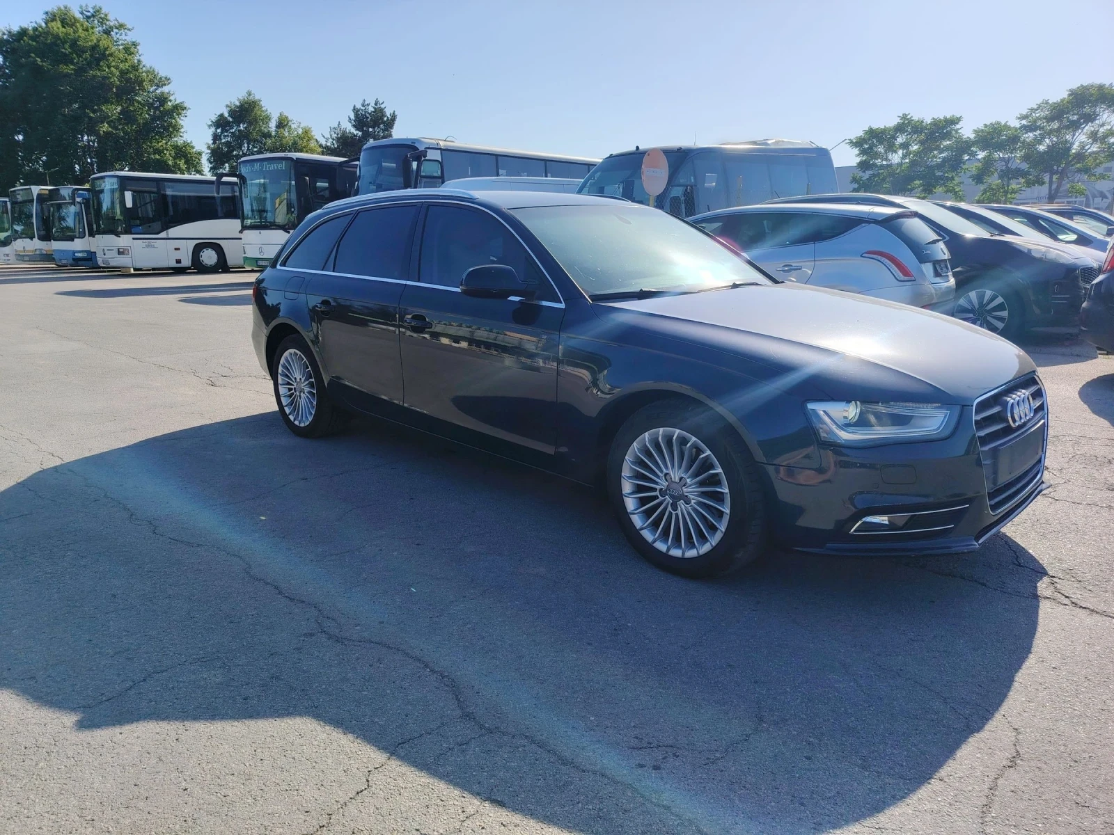 Audi A4 2.0tdi avtomatik, снимка 3 - Автомобили и джипове - 55080593