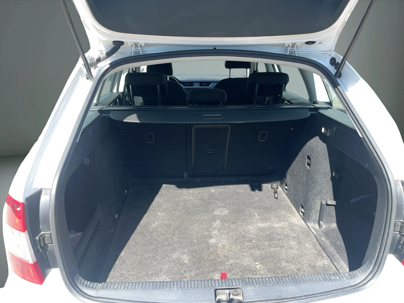 Skoda Octavia 1.6 TDI , снимка 13 - Автомобили и джипове - 55155096