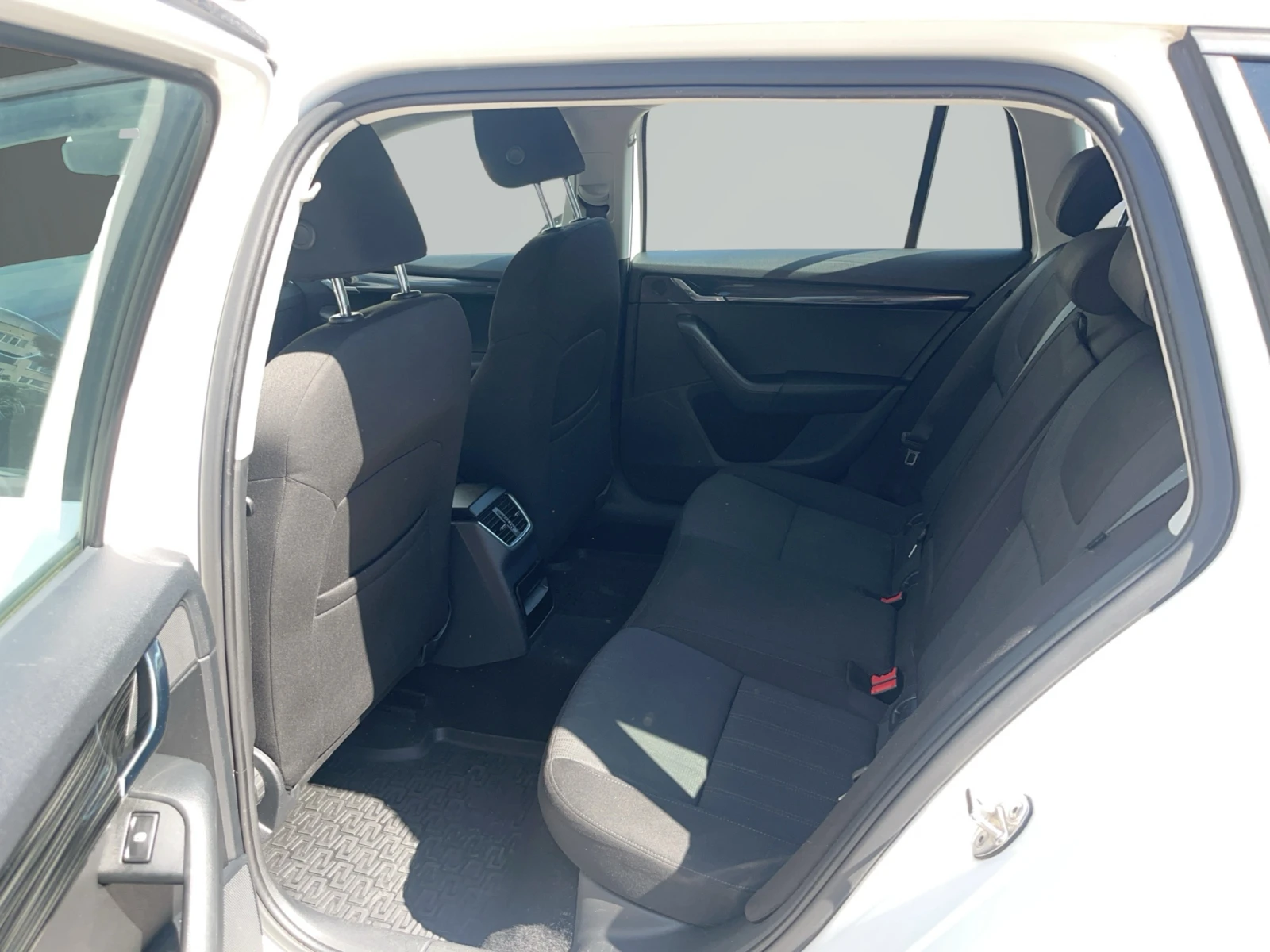 Skoda Octavia 1.6 TDI , снимка 12 - Автомобили и джипове - 55155096