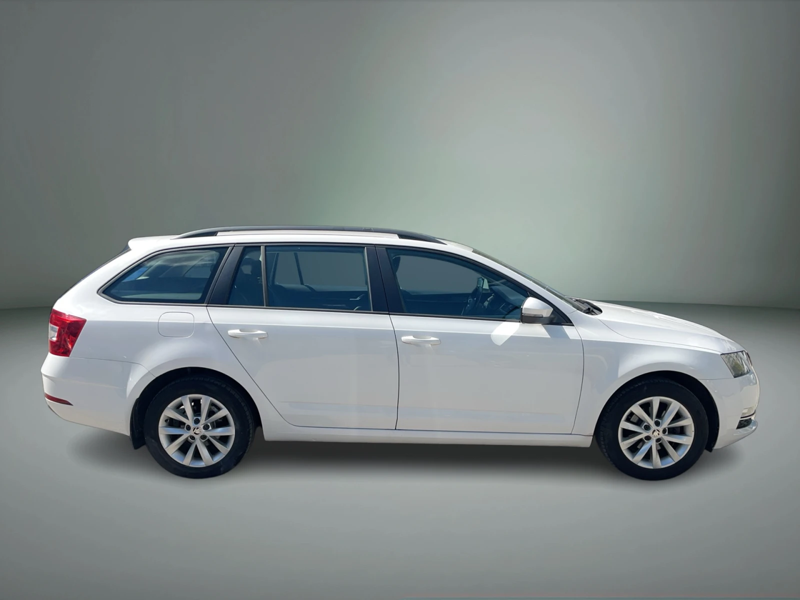 Skoda Octavia 1.6 TDI , снимка 6 - Автомобили и джипове - 55155096