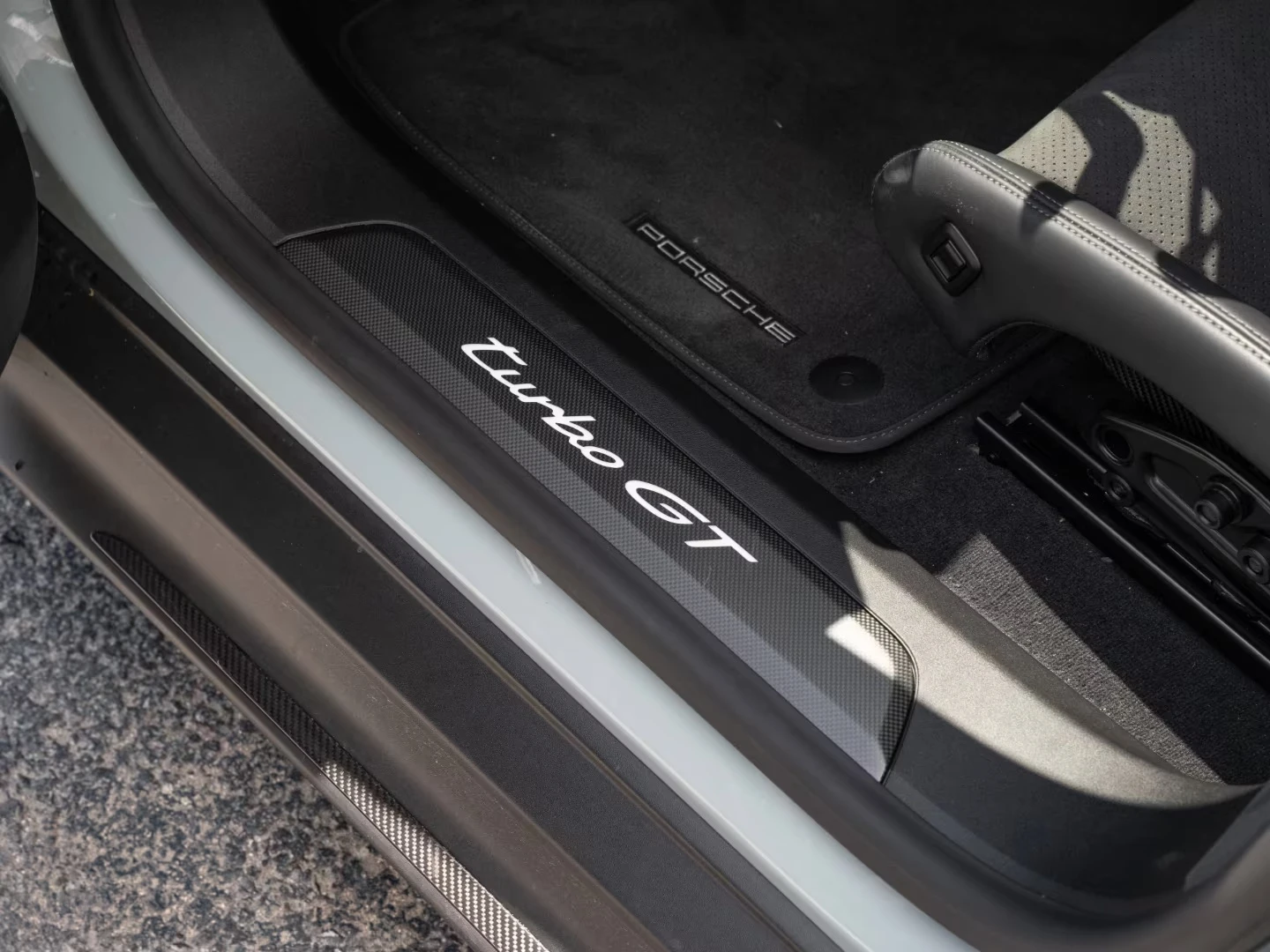 Porsche Taycan TURBO GT WEISSACH-PAKET KERAMIK CARBON BOSE CHRONO, снимка 14 - Автомобили и джипове - 55211664